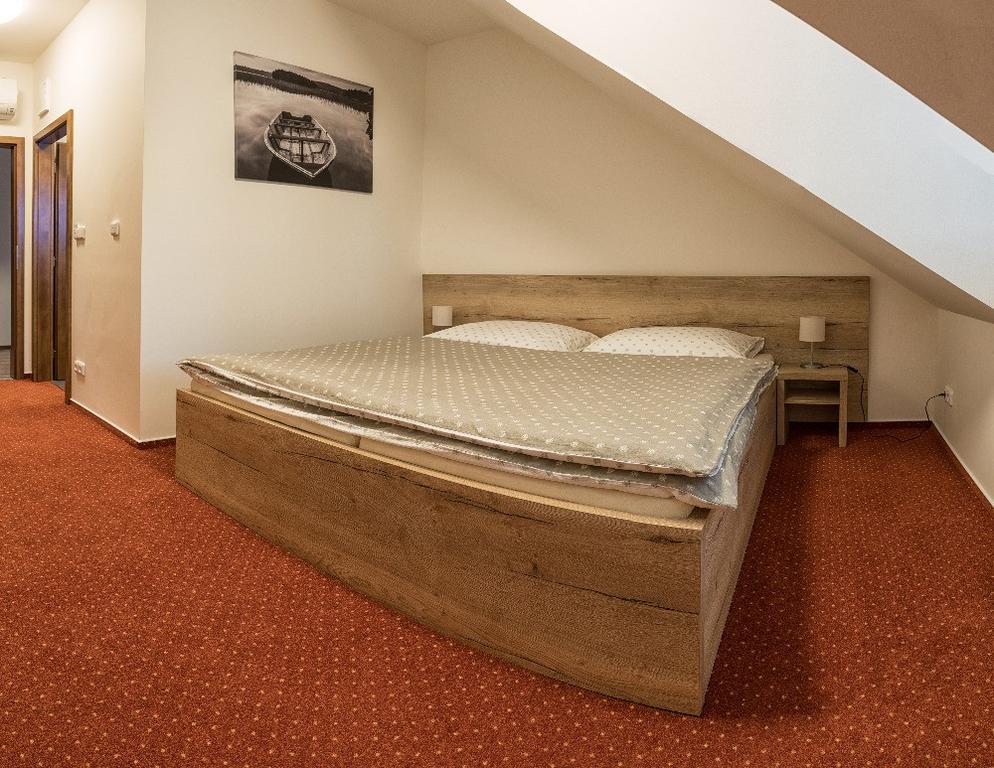 Pansky Mlyn Hotel Opava Bagian luar foto